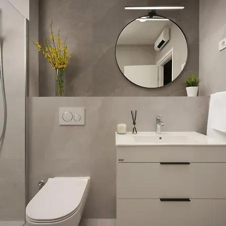 Max Apartment *