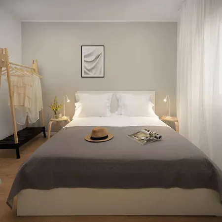 Max Apartment *