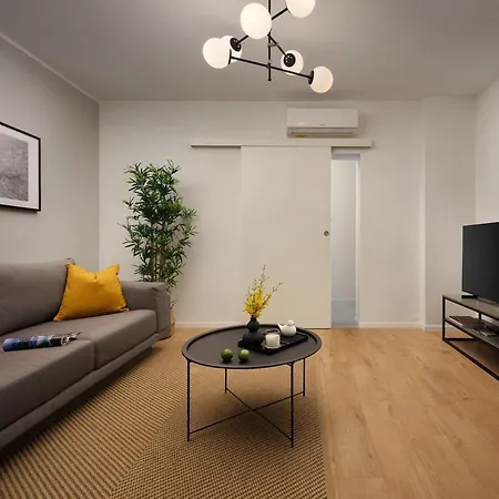 Sea View 100m To Parking 3 Bedrooms Private Garden דירה