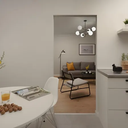 Max Apartment *